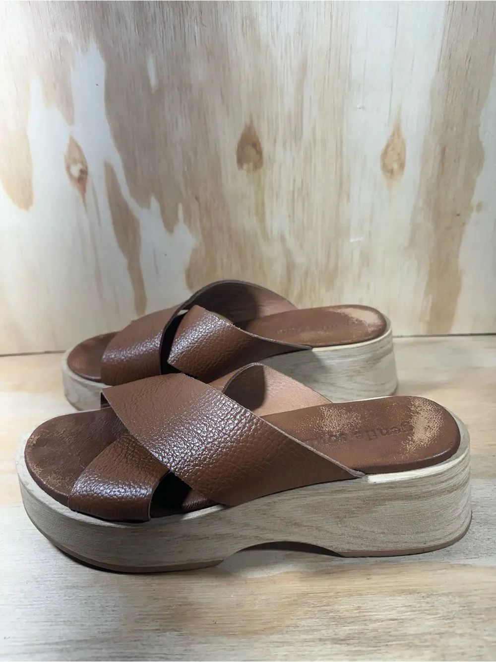 Natural Soul Brown Leather Crossband Platform Slide Sandals Women’s Size 7.5